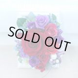 画像: 深紅のバラ＊ホワイトフレームアレンジ